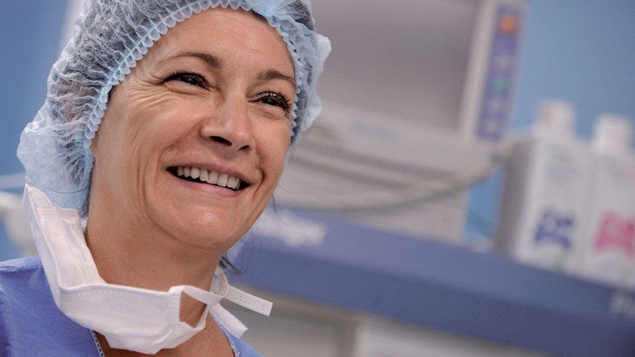 Cathérine Laurent, pielęgniarka operacyjna